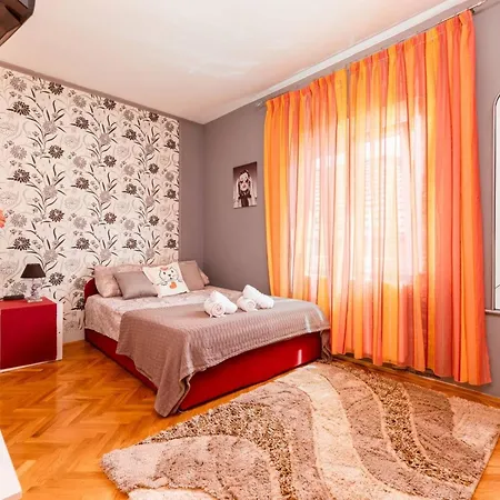 Three Bedroom With Terrace And Sea View Apartamento *
