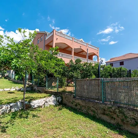 Apartamento Three Bedroom With Terrace And Sea View