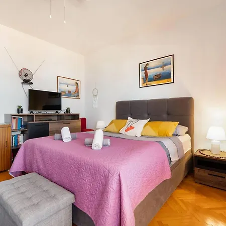 Three Bedroom With Terrace And Sea View