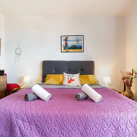 Apartment Three Bedroom With Terrace And Sea View *